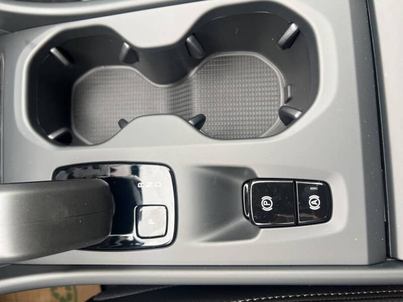 2026 Volvo XC40 B5 Core