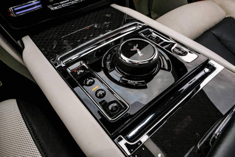 2022 Rolls-Royce Black Badge Cullinan