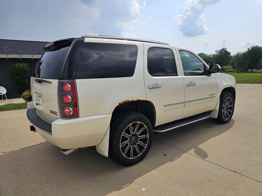 2011 GMC Yukon for sale at Bigfoot Auto in Hiawatha, IA