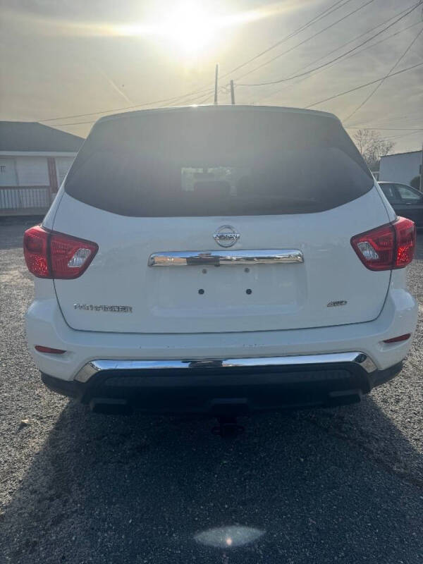 2017 Nissan Pathfinder Platinum