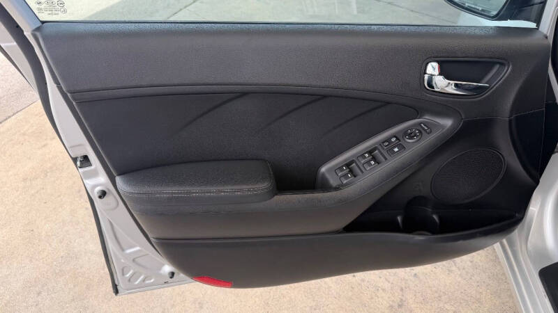 2016 Kia Forte5 SX
