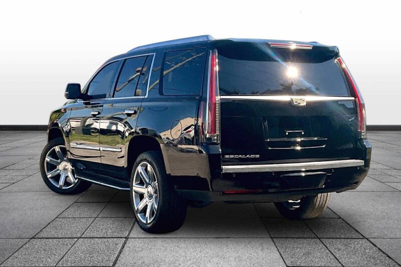 2018 Cadillac Escalade Luxury