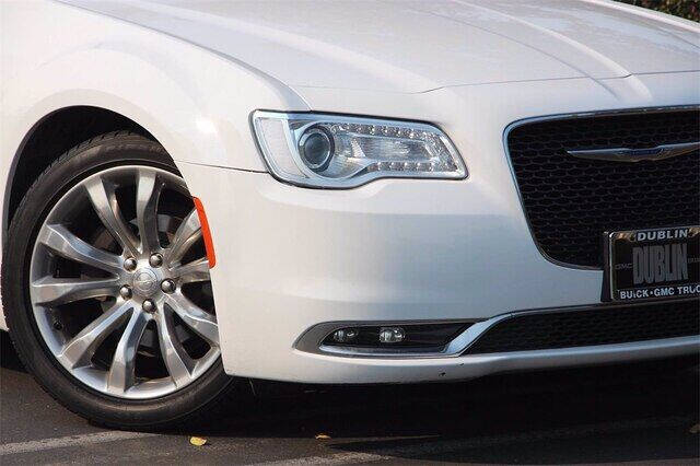 2019 Chrysler 300 Limited