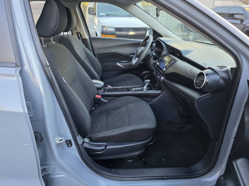 2021 Nissan Kicks SV