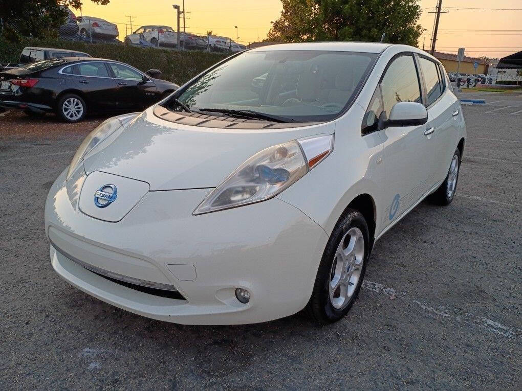 White 2011 Nissan LEAF SL SL 4dr Hatchback 2