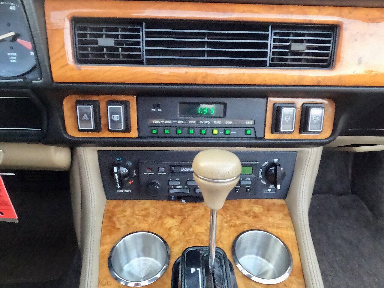 1991 Jaguar XJ-Series 31