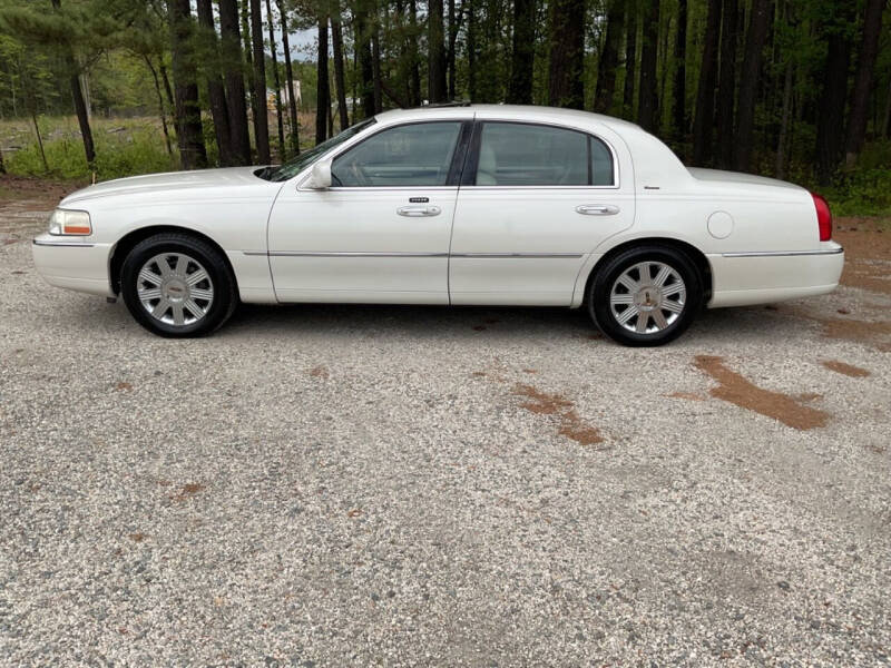 2004 Lincoln Town Car Ultimate photo 14