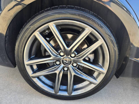 2017 Lexus IS 200t