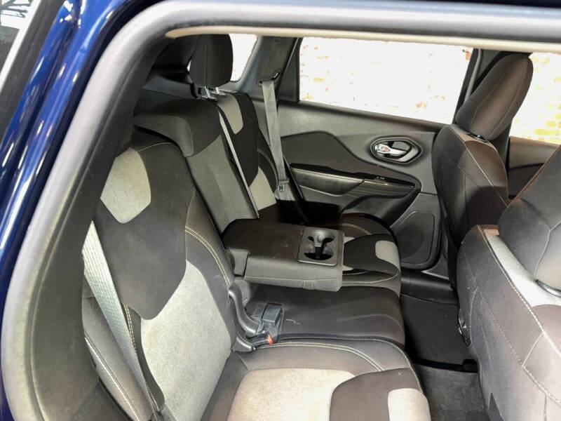 2015 Jeep Cherokee Sport