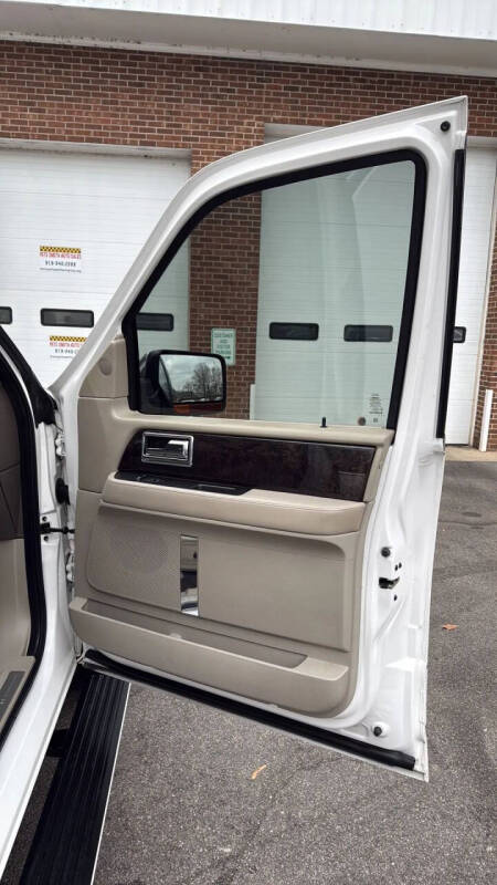 2016 Lincoln Navigator Select