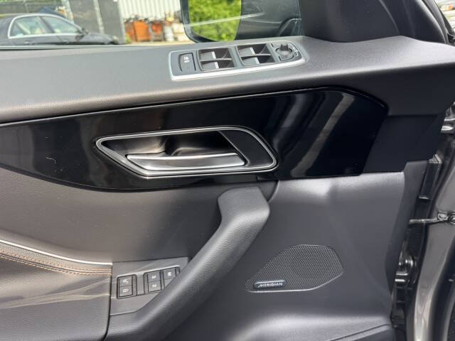 2018 Jaguar F-PACE 30t Prestige