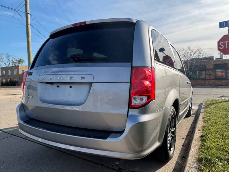 2016 Dodge Grand Caravan SE Plus photo 11