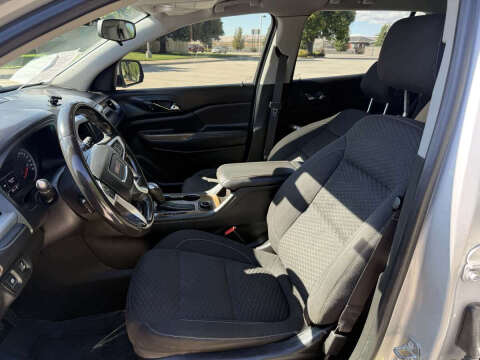 2017 GMC Acadia SLE-2