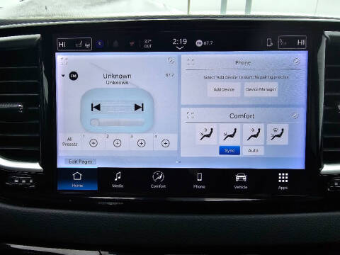 2025 Chrysler Pacifica Select