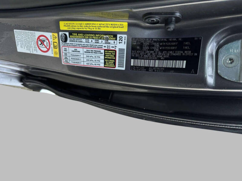 2018 Toyota Sienna XLE 7-Passenger Auto Access Seat