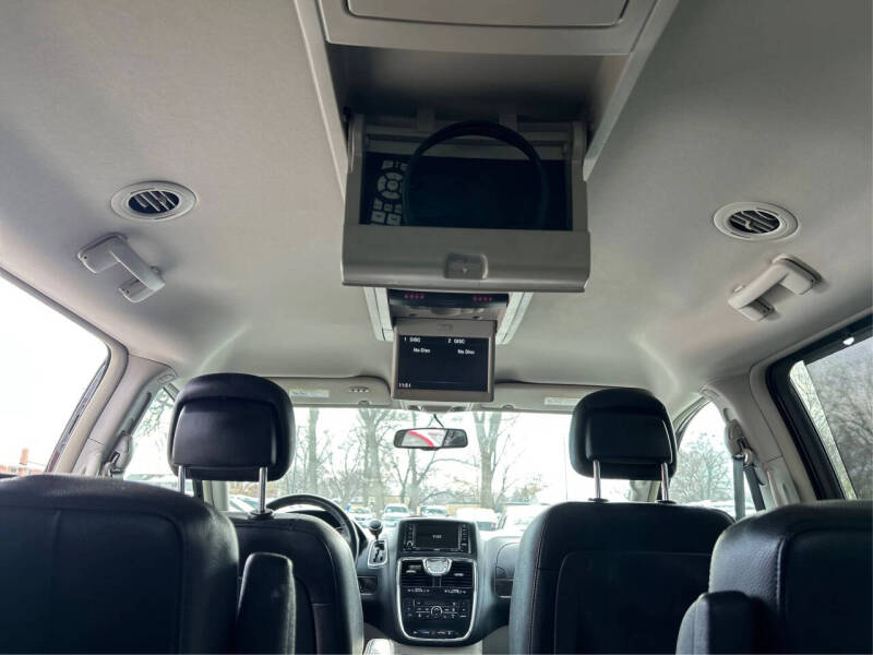 2015 Chrysler Town and Country Touring