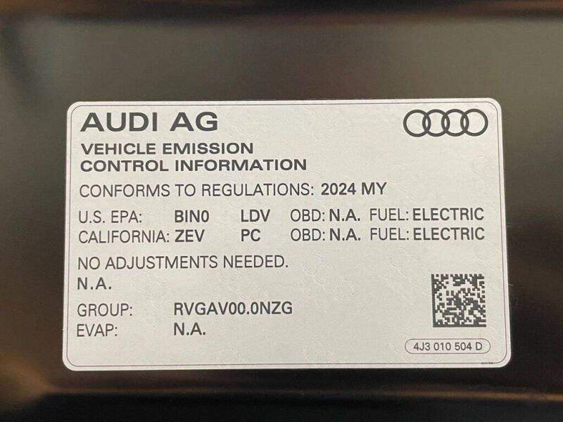2024 Audi e-tron GT quattro Premium Plus