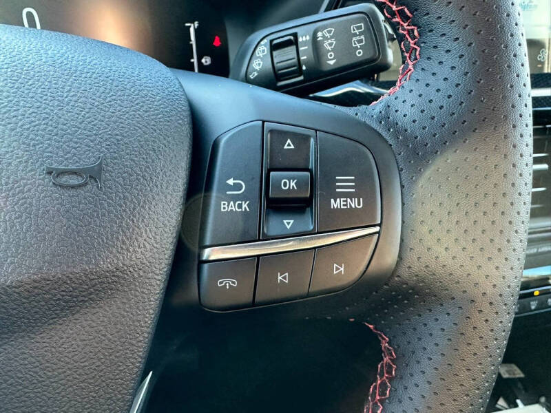 2026 Ford Escape Hybrid ST-Line Select