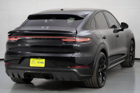2022 Porsche Cayenne Turbo S E-Hybrid Coupe