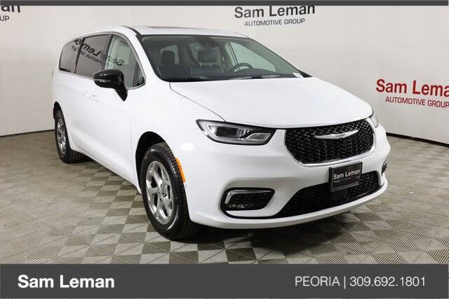 2024 Chrysler Pacifica for sale at Sam Leman Chrysler Jeep Dodge of Peoria in Peoria IL