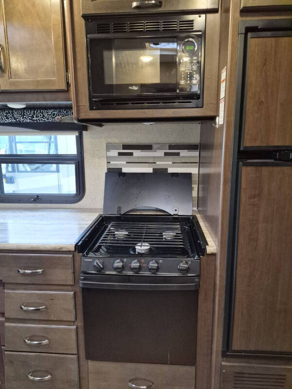 2019 Thor Motor Coach Ace 33.1