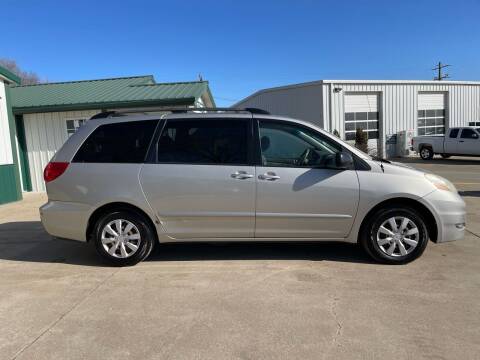 2006 Toyota Sienna for sale at Town & Country Motors Inc. in Meriden KS