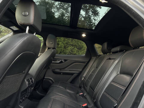 2017 Jaguar F-PACE 35t Prestige