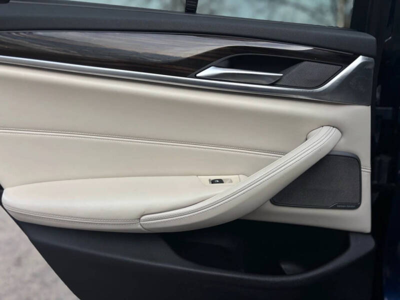 2019 BMW 5 Series 540i