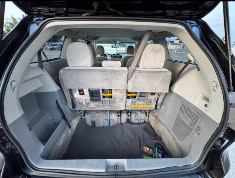 2014 Toyota Sienna LE 8-Passenger