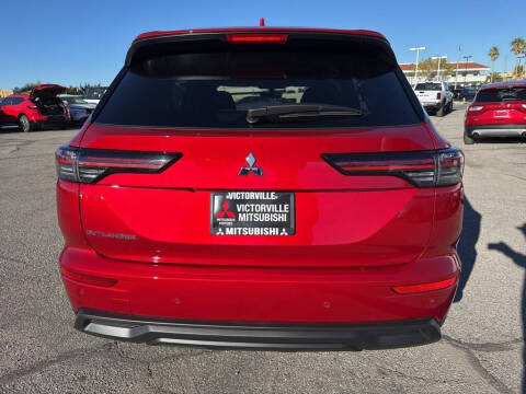 2025 Mitsubishi Outlander ES