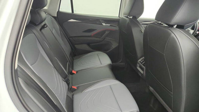 2025 Volkswagen Tiguan SE