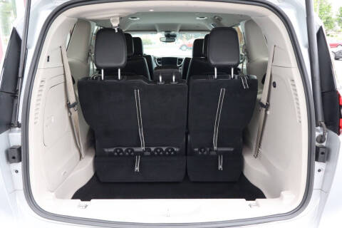 2024 Chrysler Pacifica Plug-In Hybrid Select