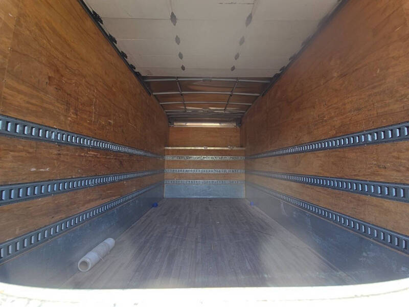 2019 Freightliner M2 106