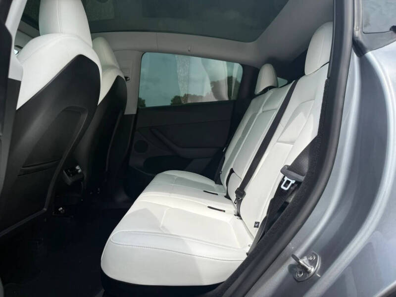 2025 Tesla Model Y Performance
