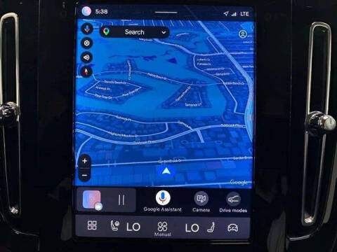 2025 Volvo XC40 B5 Plus Bright Theme