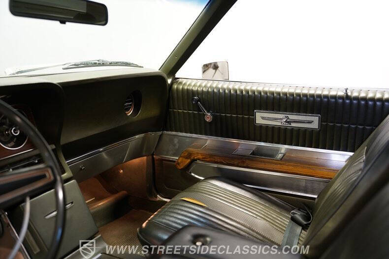 1969 Ford Thunderbird