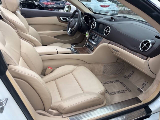2015 Mercedes-Benz SL-Class 17