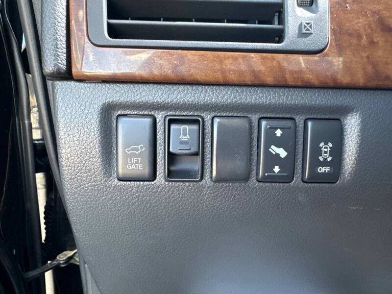 2011 Nissan Armada Platinum