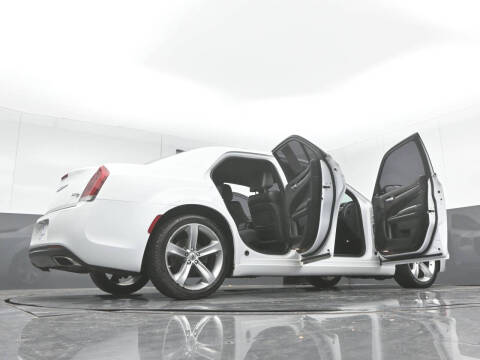 2019 Chrysler 300 S