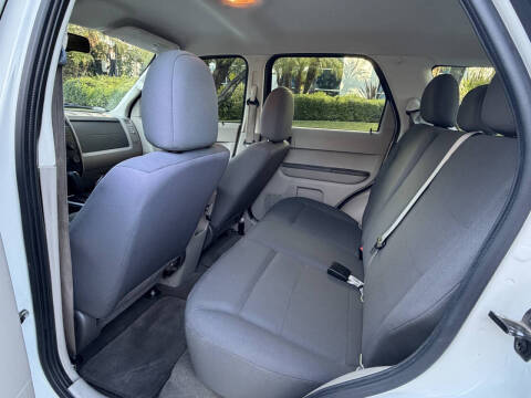 2011 Ford Escape XLS