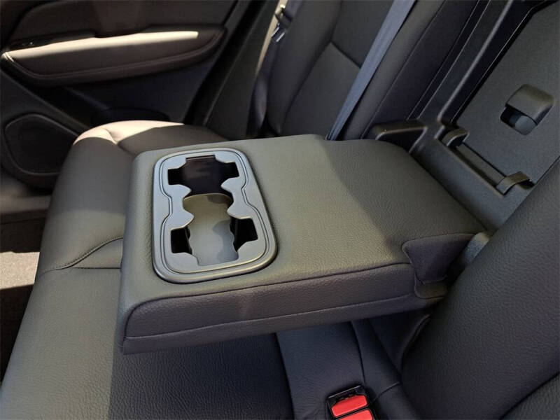 2025 Volvo XC60 B5 Plus Dark Theme