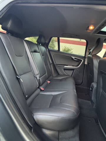 2016 Volvo V60 Cross Country T5