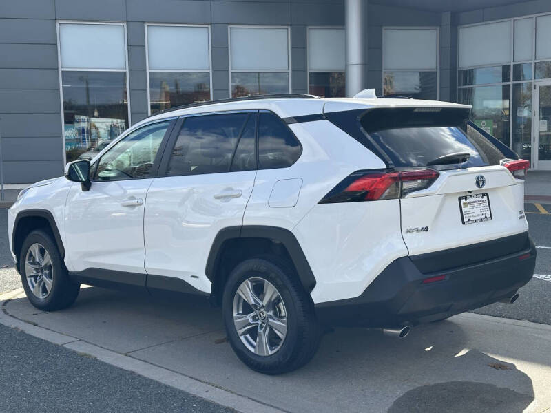 2024 Toyota RAV4 Hybrid XLE