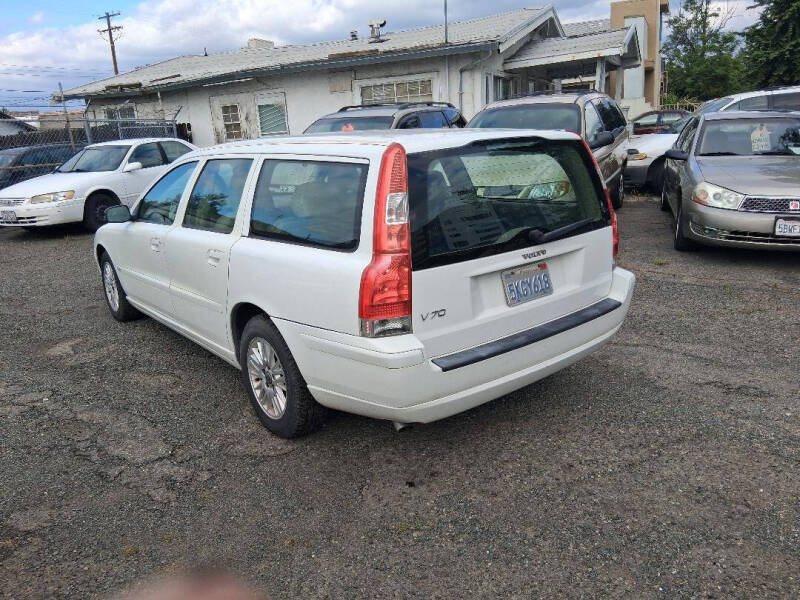2005 Volvo V70 2.4
