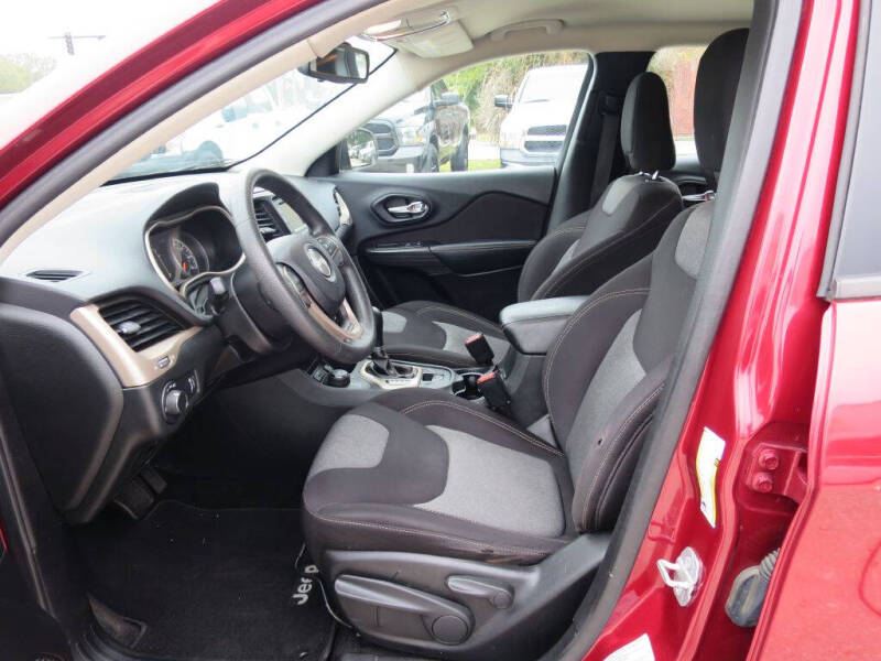 2015 Jeep Cherokee Sport