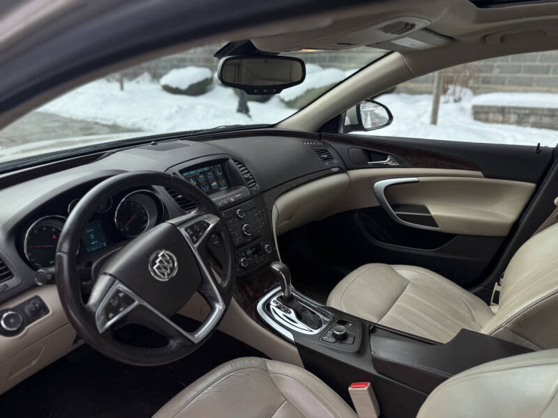 2012 Buick Regal Premium 2