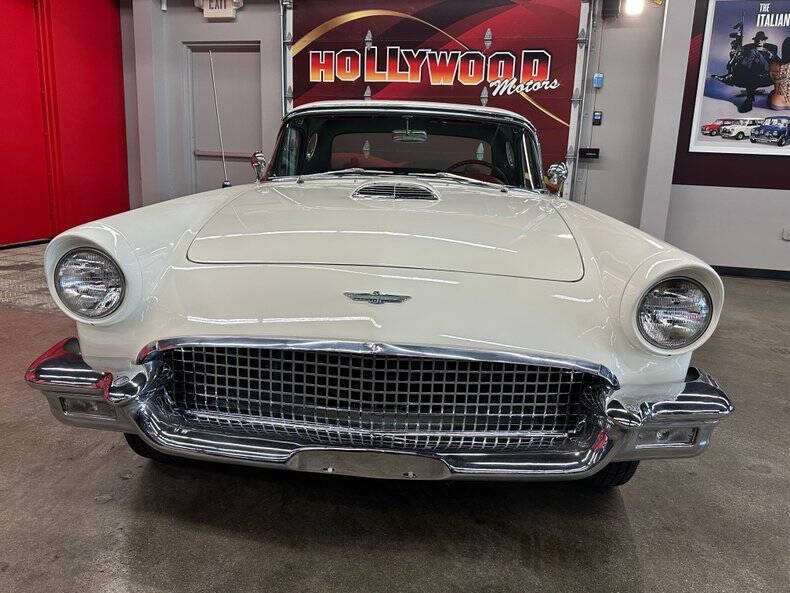 1957 Ford Thunderbird