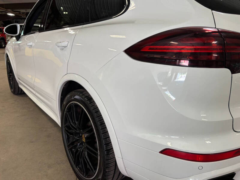 2016 Porsche Cayenne GTS