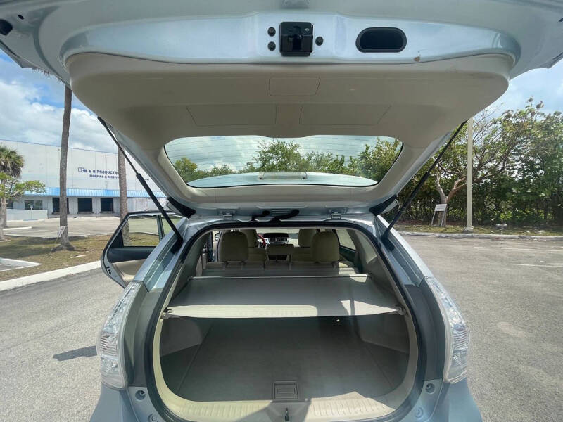 2014 Toyota Prius v Two