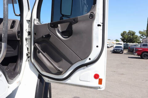 2013 Freightliner M2 112